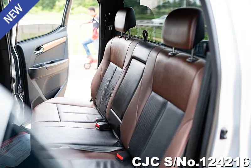 Isuzu D-Max in Gray for Sale Image 10