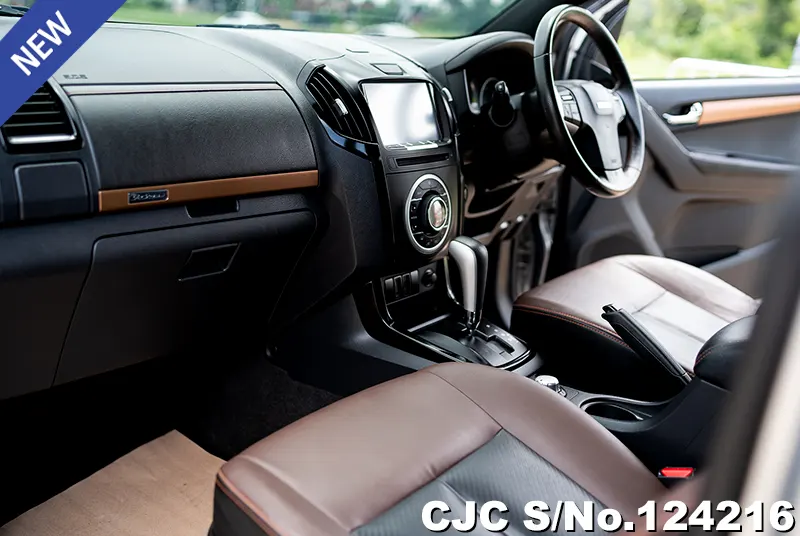 Isuzu D-Max in Gray for Sale Image 6