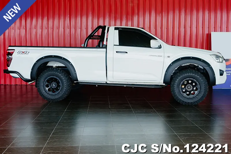 Isuzu D-Max in White for Sale Image 4