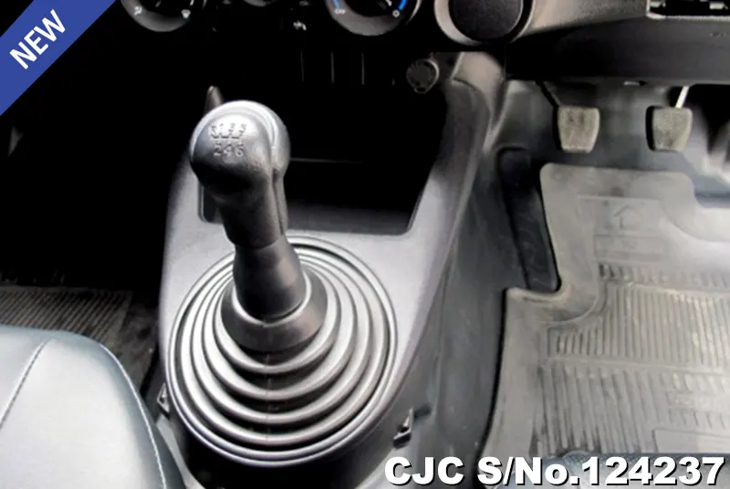 Toyota Hilux in Gray for Sale Image 9