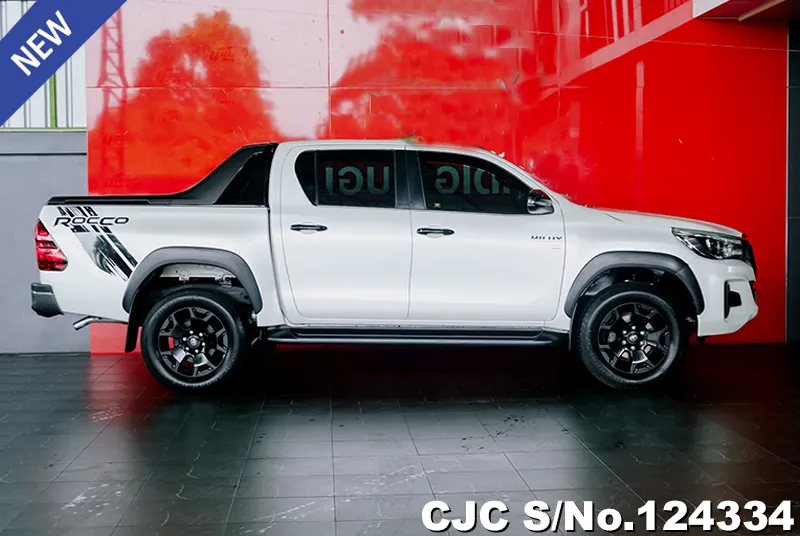 Toyota Hilux in White for Sale Image 3