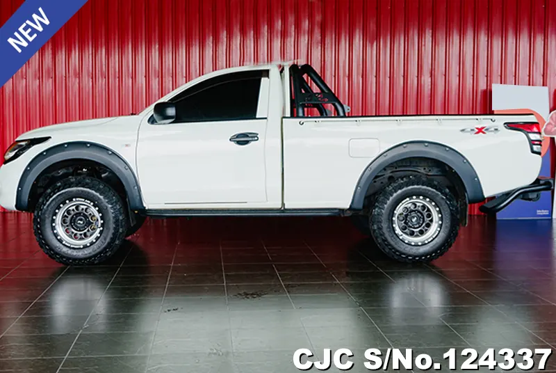 Mitsubishi Triton in White for Sale Image 4