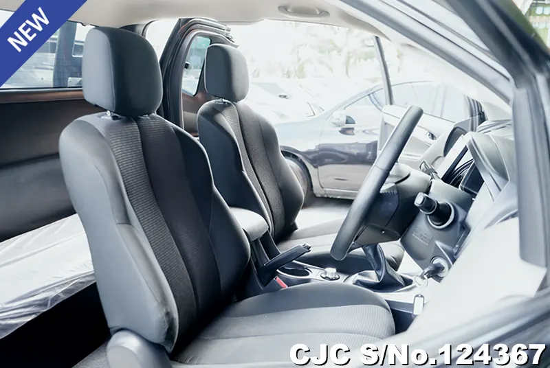 Isuzu D-Max in Black for Sale Image 5