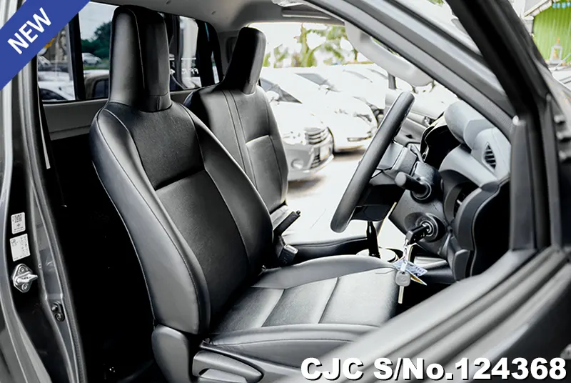 Toyota Hilux in Gray for Sale Image 6
