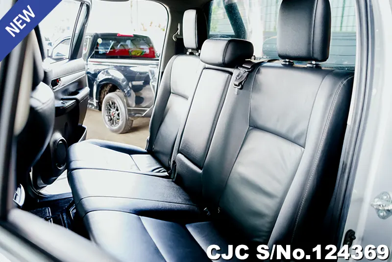 Toyota Hilux in Silver for Sale Image 8