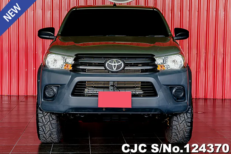 Toyota Hilux in Silver for Sale Image 1