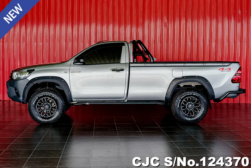 Toyota Hilux in Silver for Sale Image 4