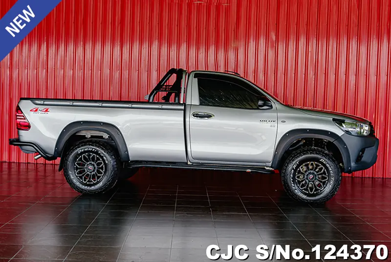 Toyota Hilux in Silver for Sale Image 3
