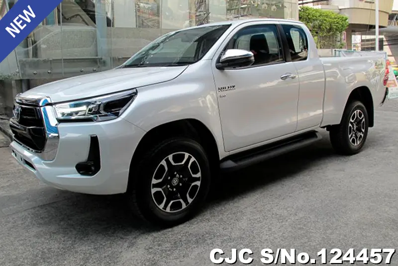 Toyota Hilux in White for Sale Image 3
