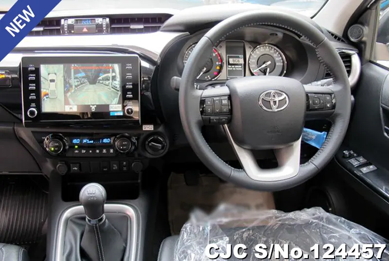 Toyota Hilux in White for Sale Image 6