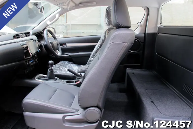 Toyota Hilux in White for Sale Image 10
