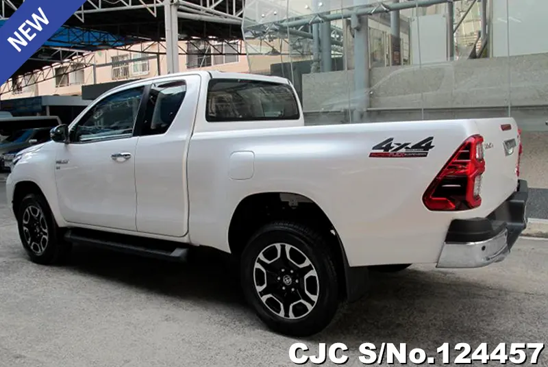 Toyota Hilux in White for Sale Image 1