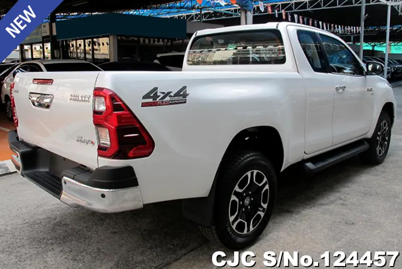 Toyota Hilux in White for Sale Image 2