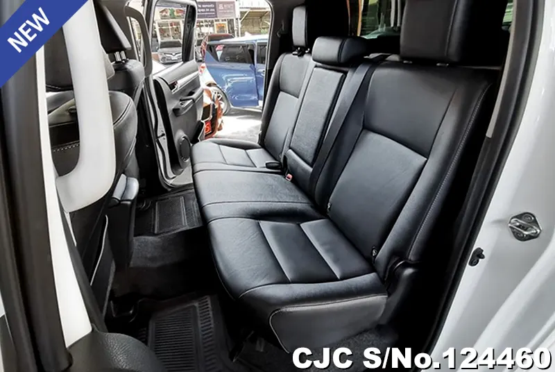 Toyota Hilux in White for Sale Image 9
