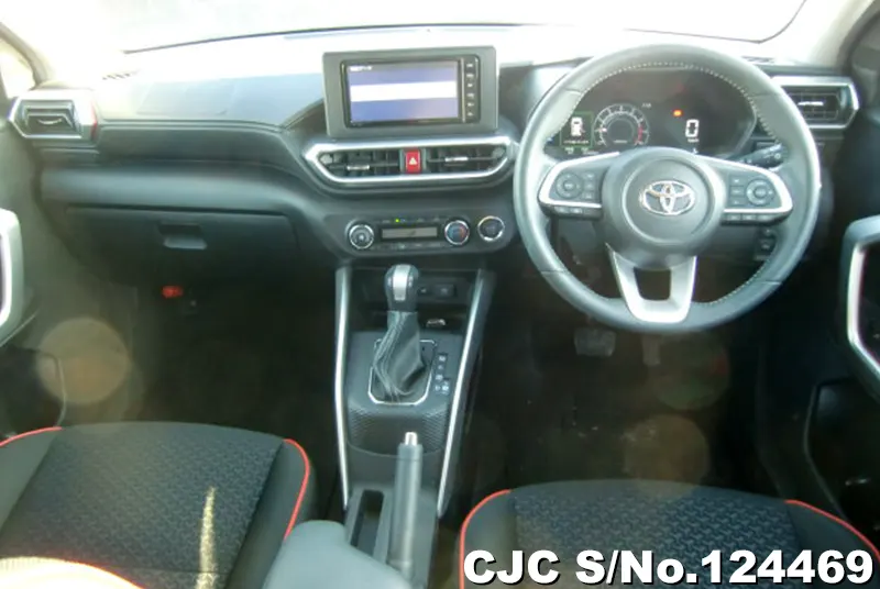 Toyota Raize in White for Sale Image 10