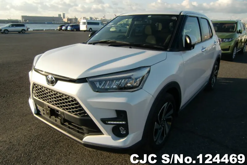 Toyota Raize in White for Sale Image 3