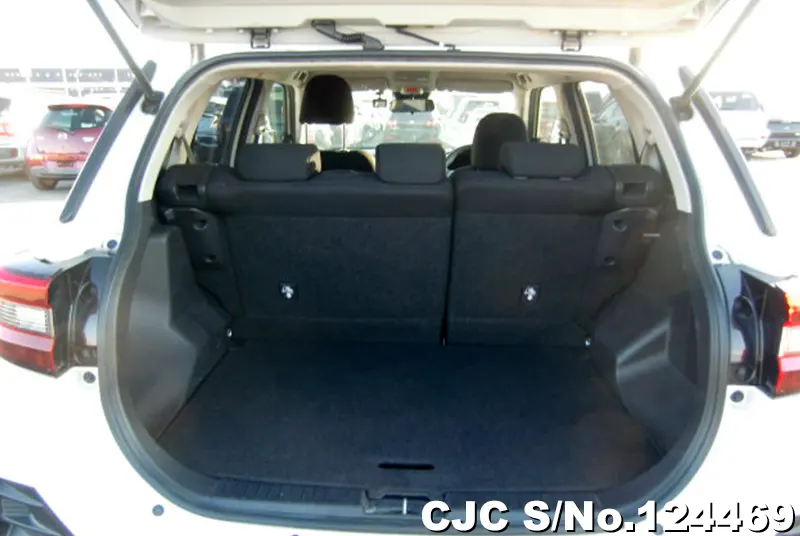 Toyota Raize in White for Sale Image 8