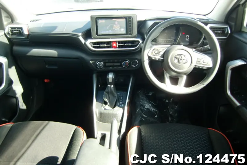 Toyota Raize in White for Sale Image 10