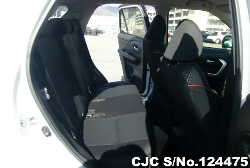 Toyota Raize in White for Sale Image 13