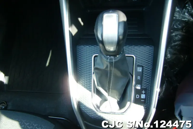 Toyota Raize in White for Sale Image 19