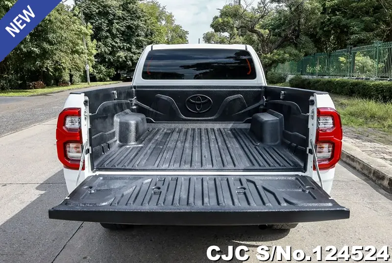 Toyota Hilux in White for Sale Image 8