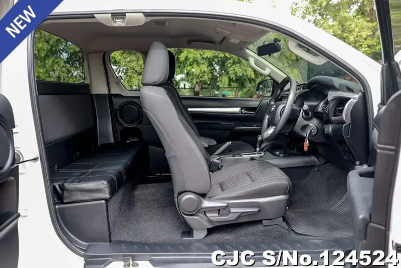 Toyota Hilux in White for Sale Image 12