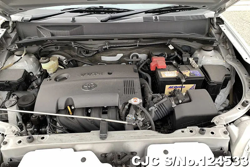 Toyota Succeed Van in White for Sale Image 12