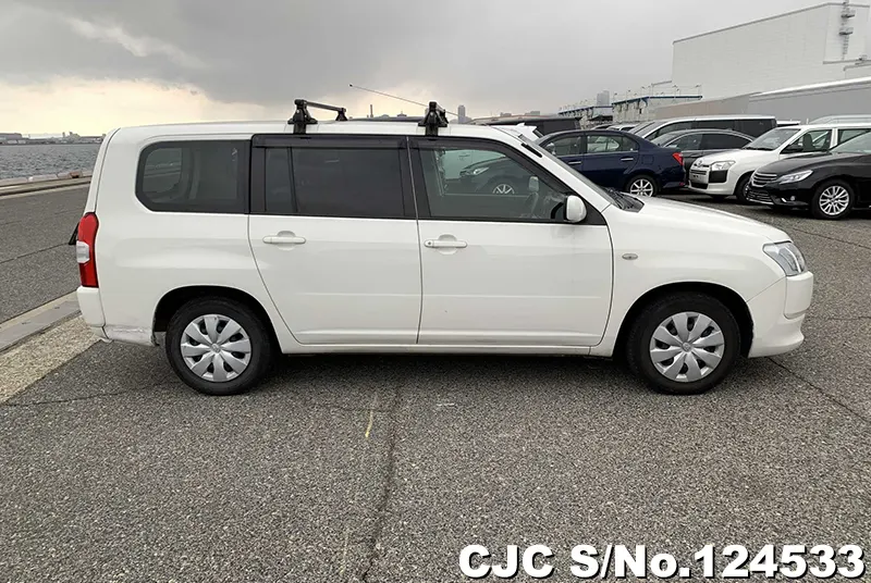 Toyota Succeed Van in White for Sale Image 6