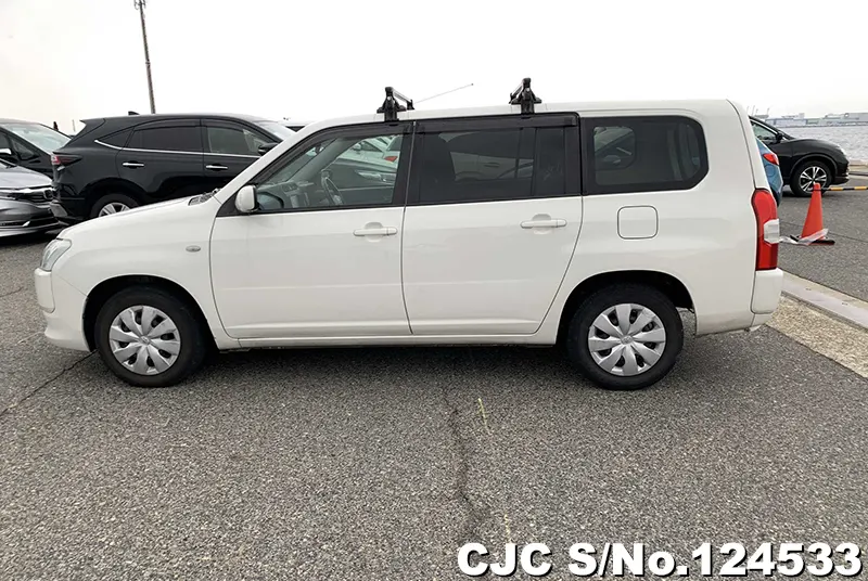 Toyota Succeed Van in White for Sale Image 7