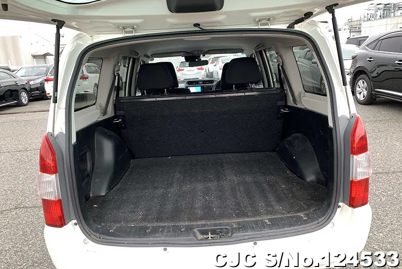 Toyota Succeed Van in White for Sale Image 8