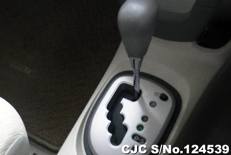 Toyota Belta in Silver for Sale Image 15