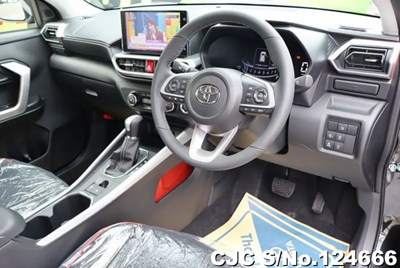 Toyota Raize in Black for Sale Image 7