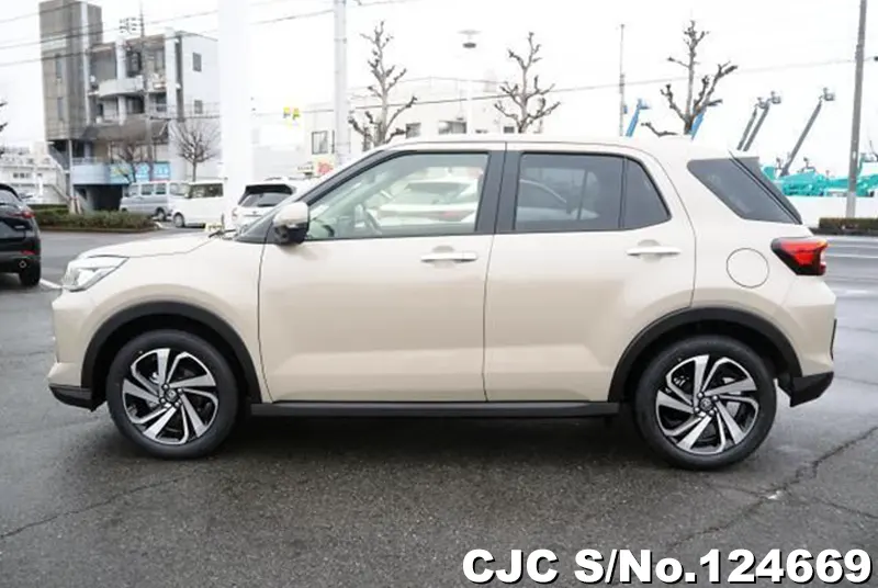Toyota Raize in Brown for Sale Image 5