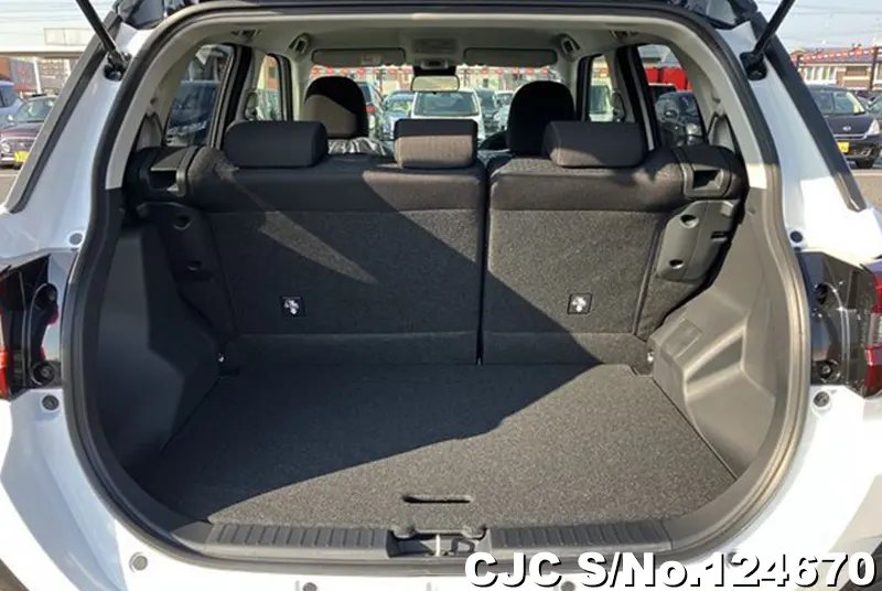 Toyota Raize in Pearl for Sale Image 8