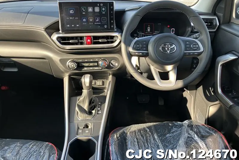 Toyota Raize in Pearl for Sale Image 14