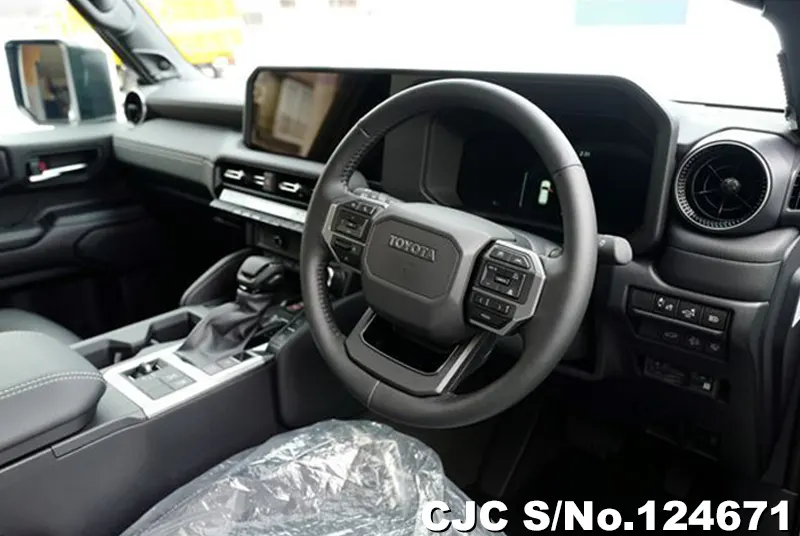 Toyota Land Cruiser 250 in White for Sale Image 6
