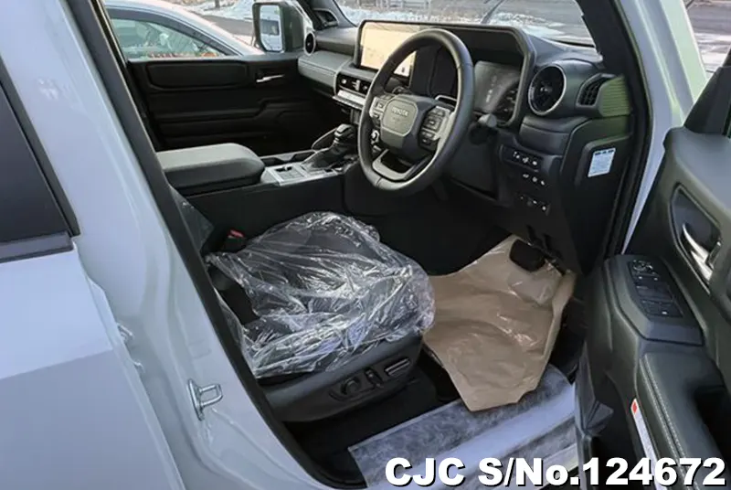 Toyota Land Cruiser 250 in White for Sale Image 3
