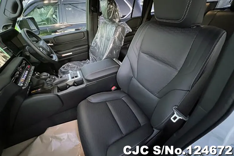 Toyota Land Cruiser 250 in White for Sale Image 4