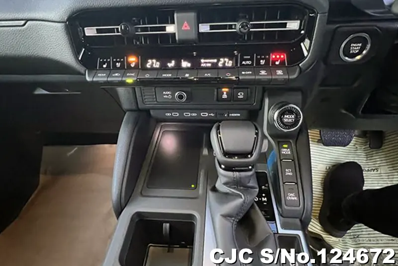 Toyota Land Cruiser 250 in White for Sale Image 11