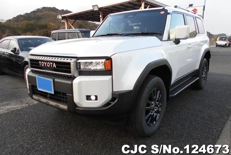 Toyota Land Cruiser 250 in Pearl for Sale Image 3