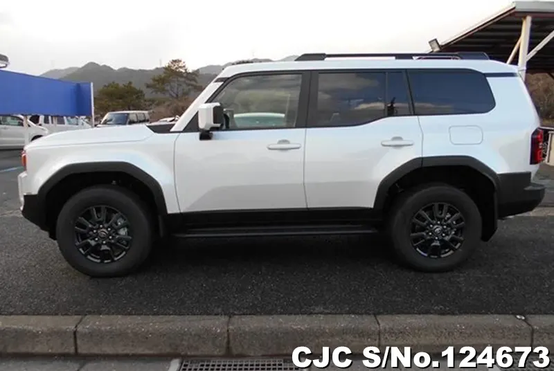 Toyota Land Cruiser 250 in Pearl for Sale Image 6