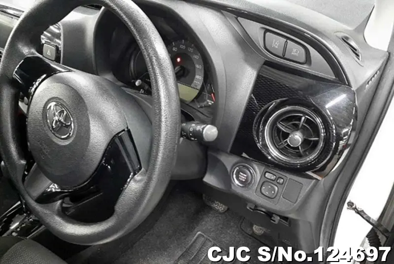 Toyota Vitz in White for Sale Image 6