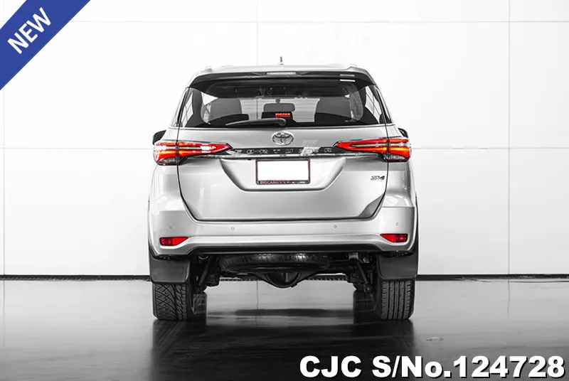 Toyota Fortuner in Silver for Sale Image 5