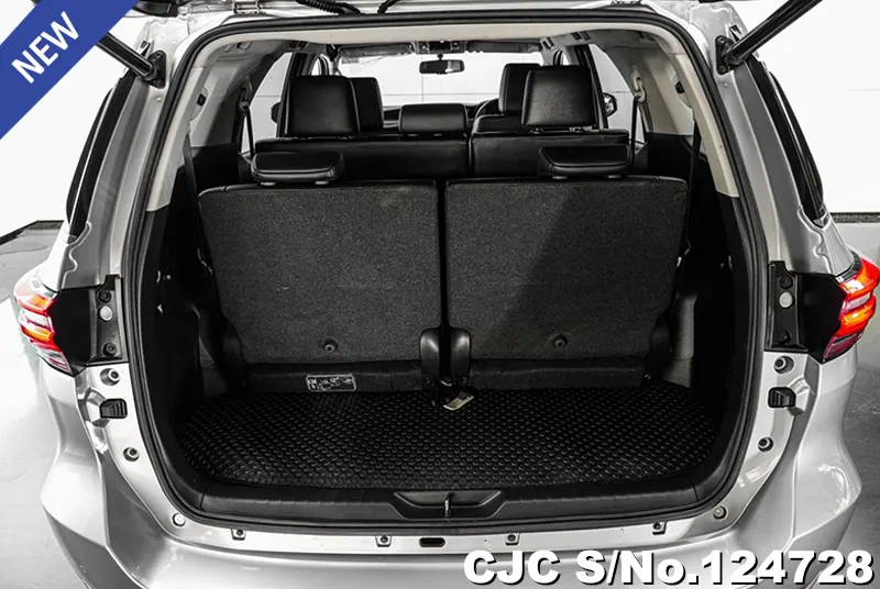 Toyota Fortuner in Silver for Sale Image 6