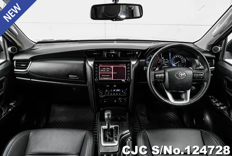 Toyota Fortuner in Silver for Sale Image 7