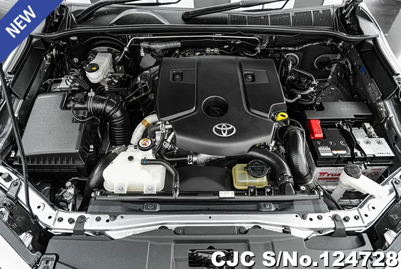 Toyota Fortuner in Silver for Sale Image 13