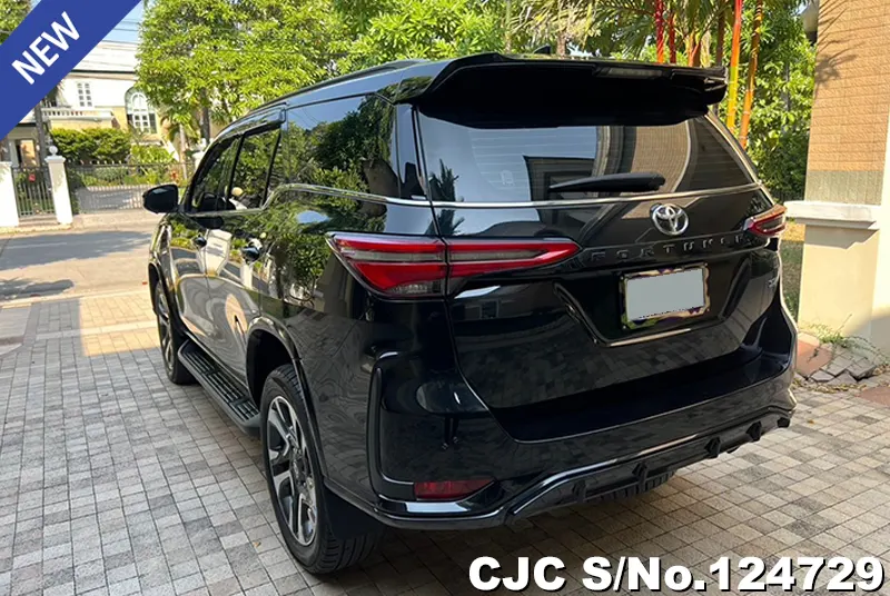 Toyota Fortuner in Black for Sale Image 1