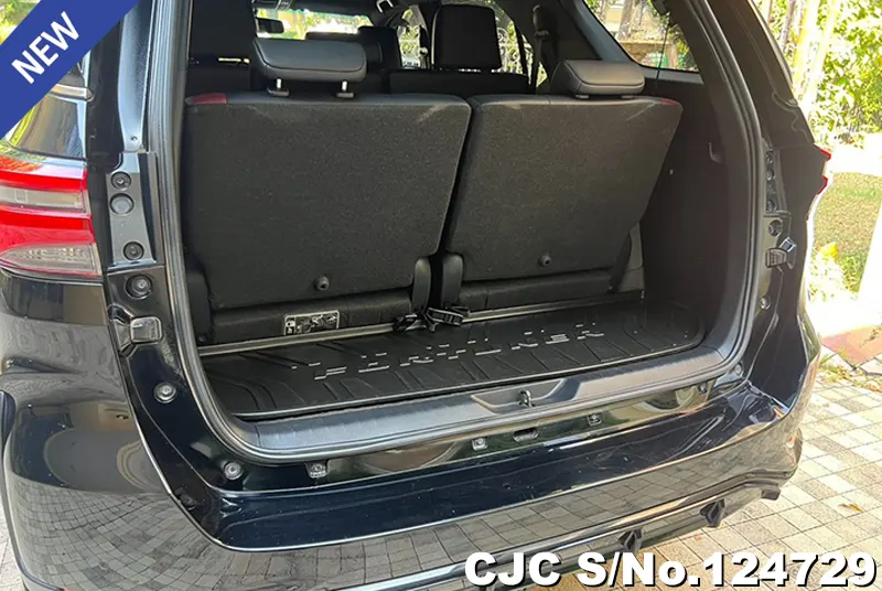 Toyota Fortuner in Black for Sale Image 6
