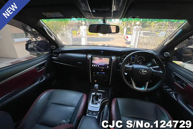 Toyota Fortuner in Black for Sale Image 8