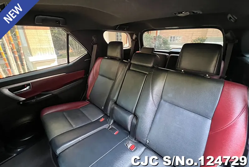 Toyota Fortuner in Black for Sale Image 10